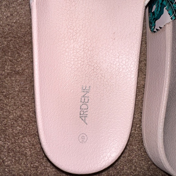 Ardene Slides - Picture 3 of 3